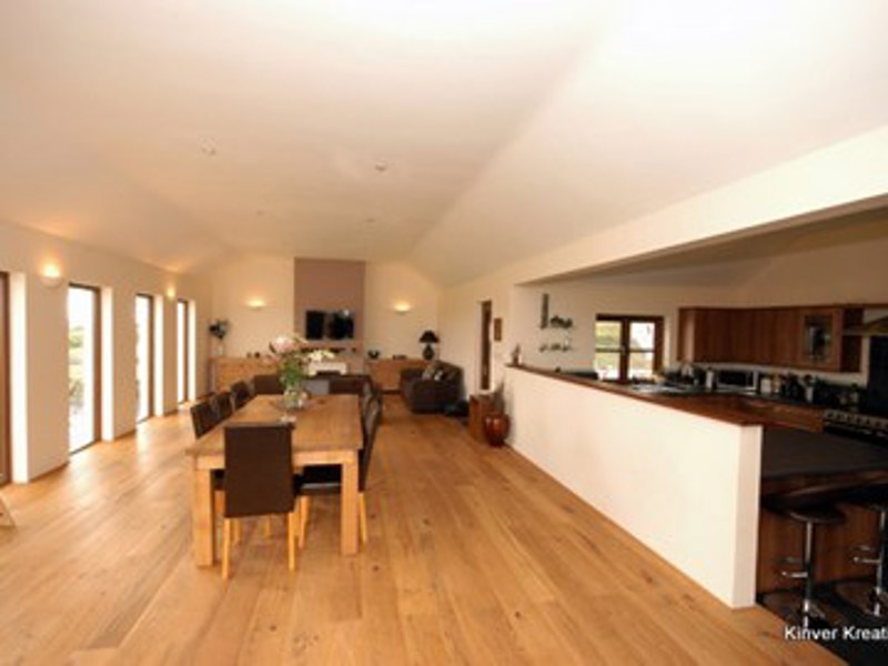 Gallery Image for Treial